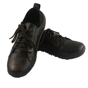 BORN Handcrafted Brown Metallic Leather Lace Up Round Toe Low Top Sneaker Shoe